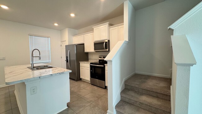 Building Photo - New Townhome for Rent In Equinox West!