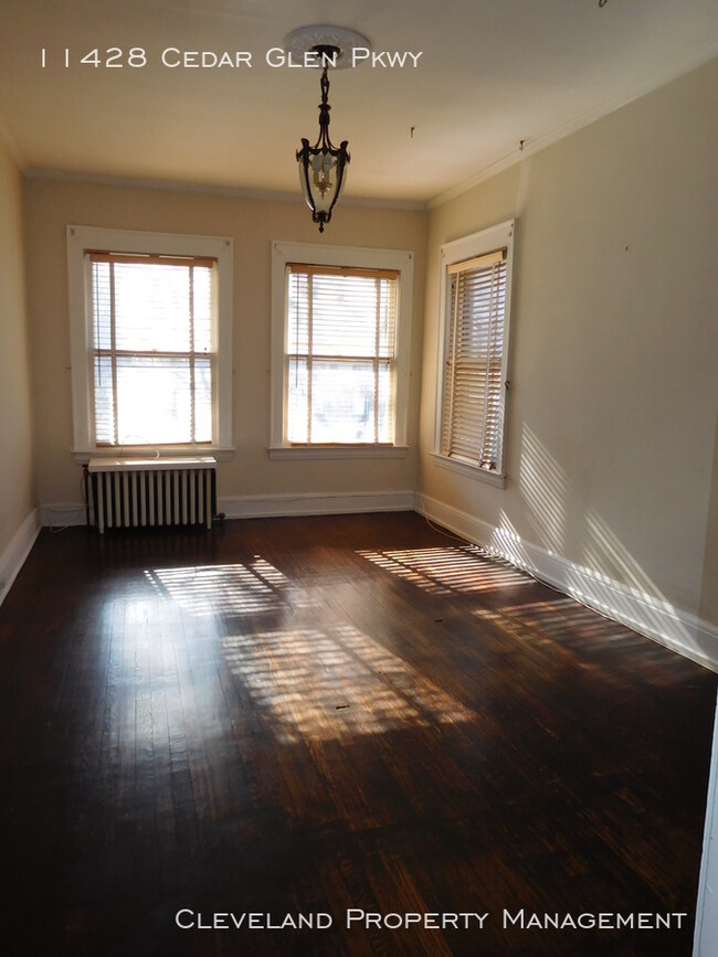 Building Photo - Upscale Cedar Glen Cleveland Condo