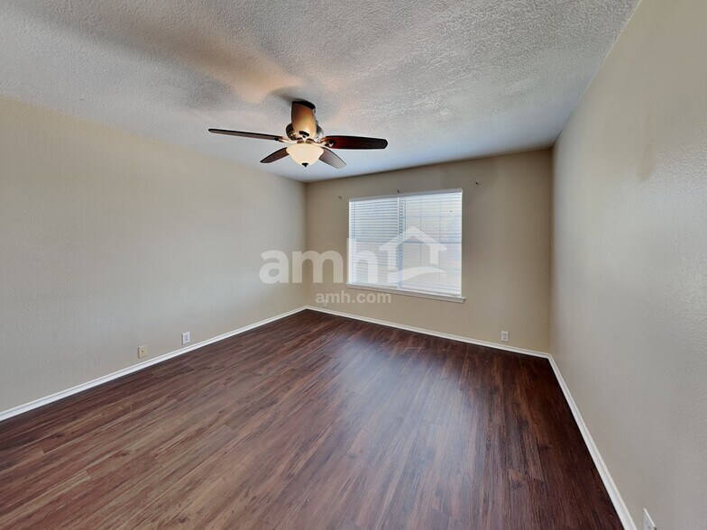 Building Photo - 3104 Pinehurst Ct