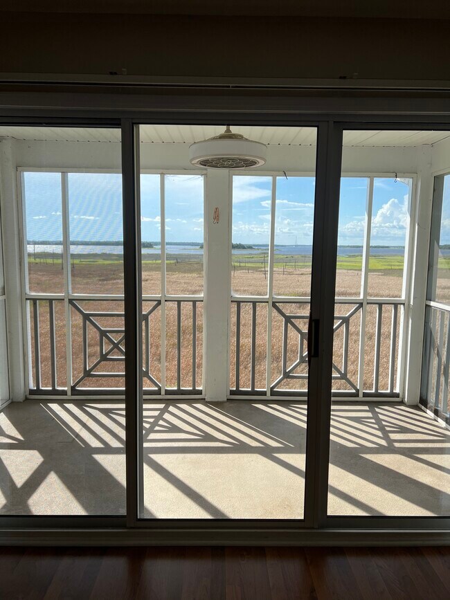 Building Photo - 100 Turtle Cay