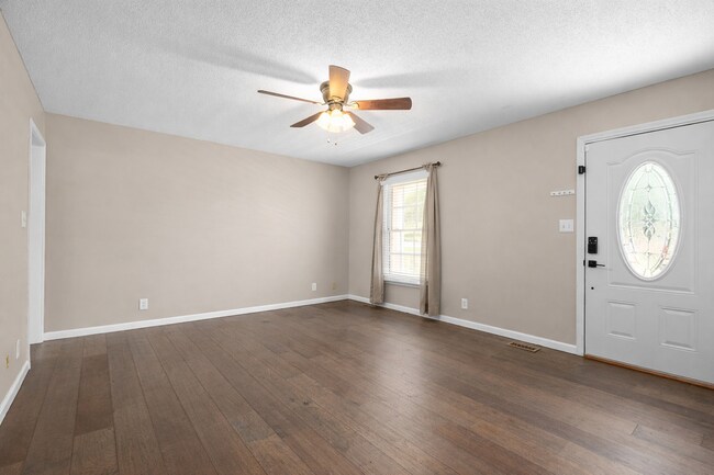 Building Photo - Pet Friendly Three Bedroom with Basement!