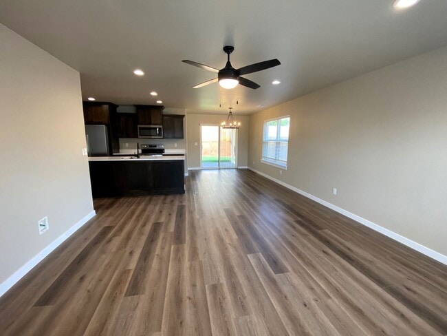 Building Photo - ~Brand New House in Oakland~
