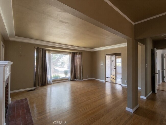 Building Photo - 3907 Edgehill Dr