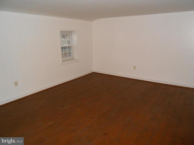 Building Photo - 169 Engle Ln