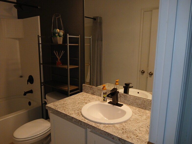 Building Photo - 2317 Litchfield Lp