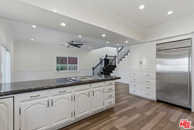 Building Photo - 1301 Angelus Ave