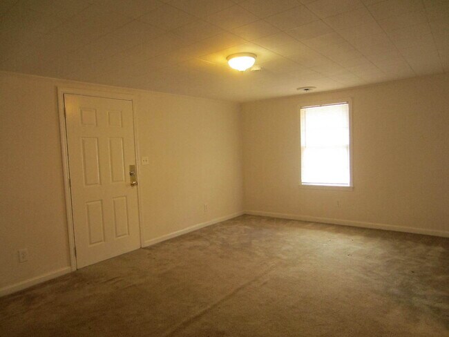 Building Photo - Hidden Enclave of Ranch Style Homes