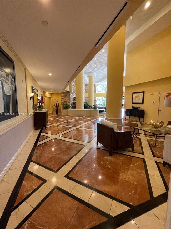 Building Photo - 20281 E Country Club Dr