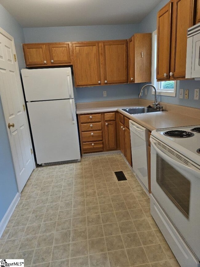 Building Photo - 112 Asteria St