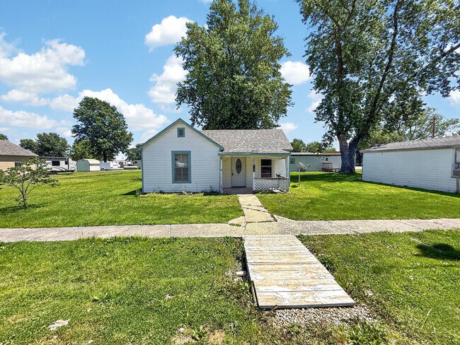 Building Photo - 216 Rollins St