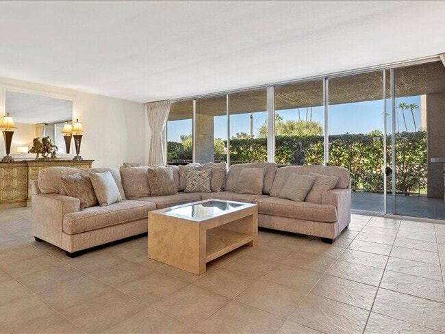 Building Photo - 899 Island Dr