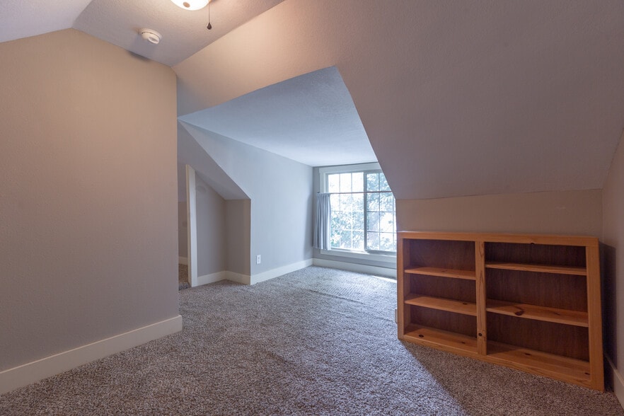 Building Photo - 3410 Q St