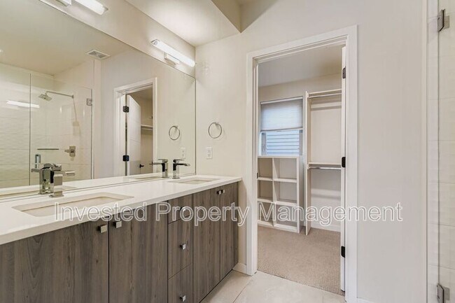 Building Photo - 2625 W 25th Ave