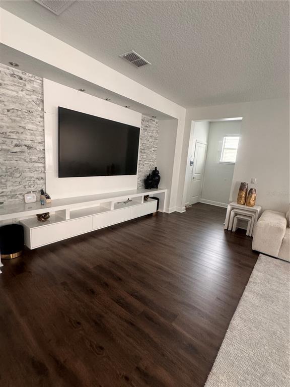 Building Photo - 11737 Verrazano Dr