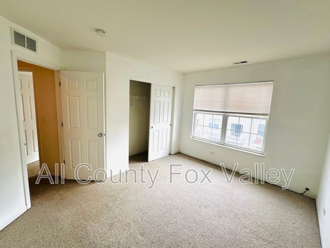 Building Photo - 765 Thornbury Ct