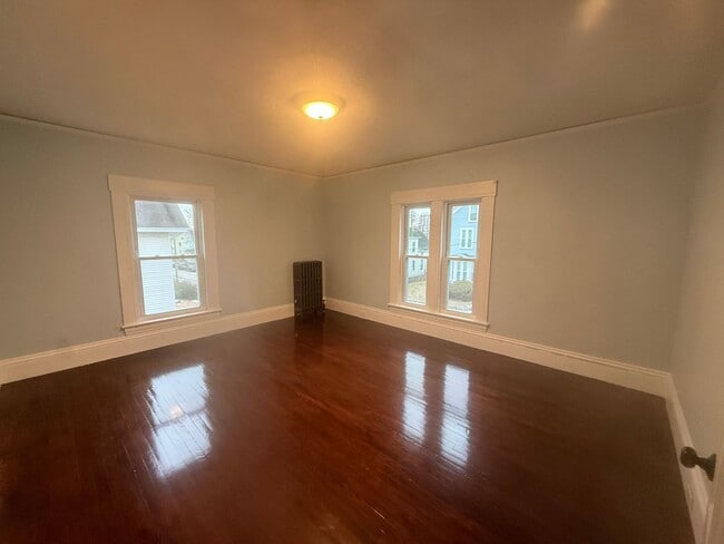 Building Photo - 597 Beech St