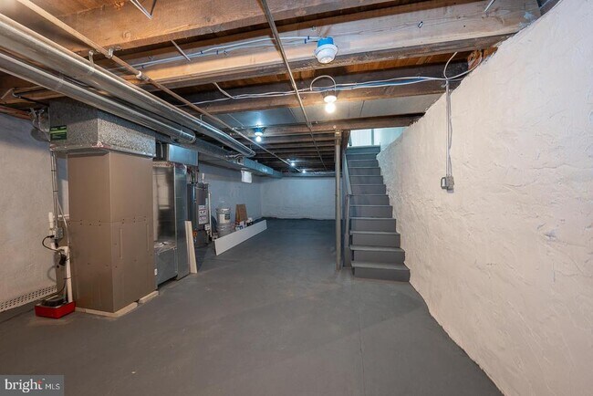 Building Photo - 145 Summit Terrace