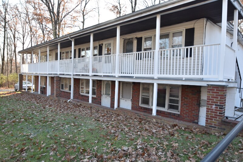 Primary Photo - 20 Oakwood Dr