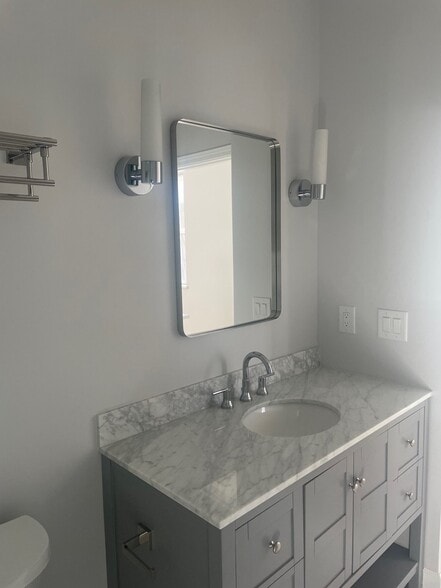 48' Bathroom Vanity - 216 Findlay St