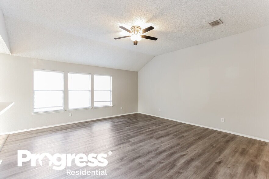 Building Photo - 5521 Hunters Bend Ln