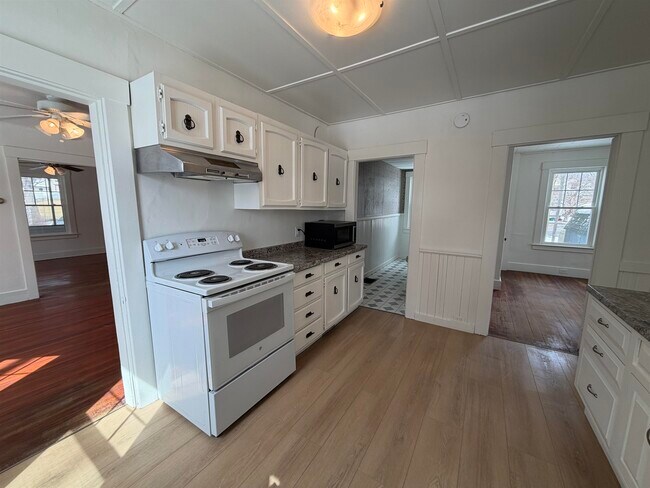 Building Photo - 78 Central St