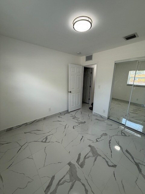 Building Photo - 5962