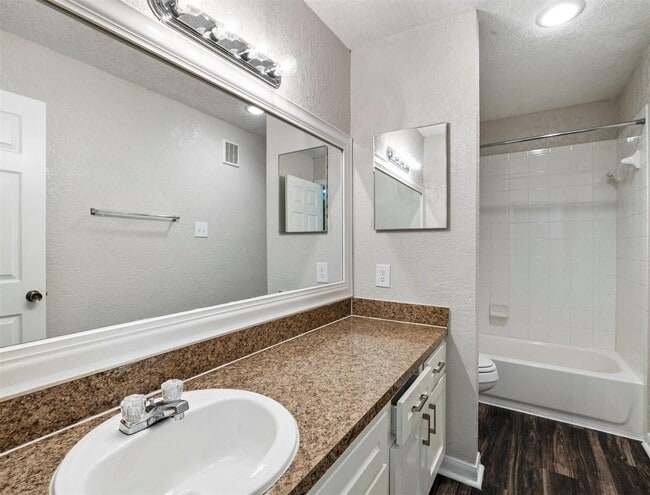 Building Photo - 12500 Sandpiper Dr