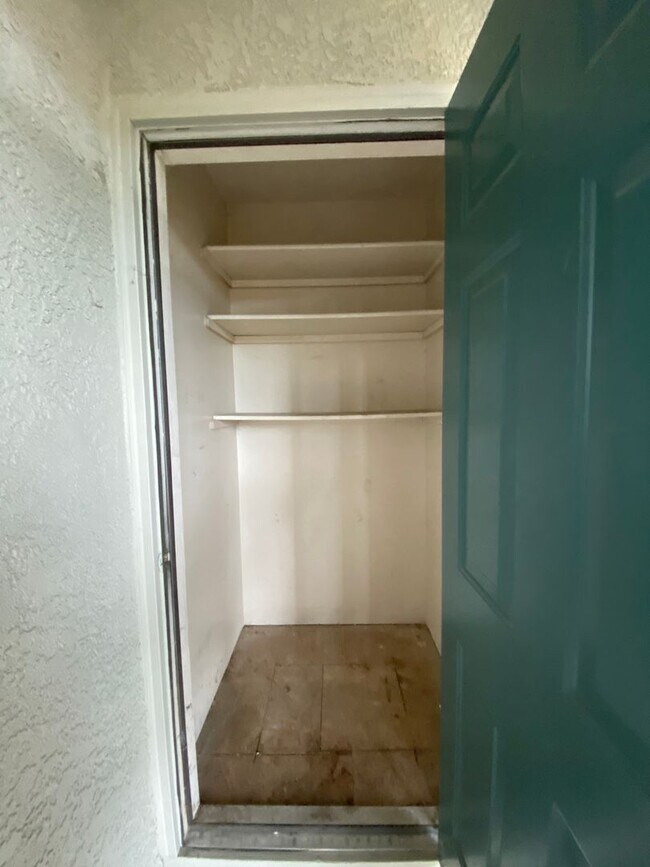 Building Photo - 353 S Meridian Rd