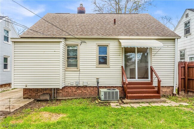 Building Photo - 21603 Hillgrove Ave