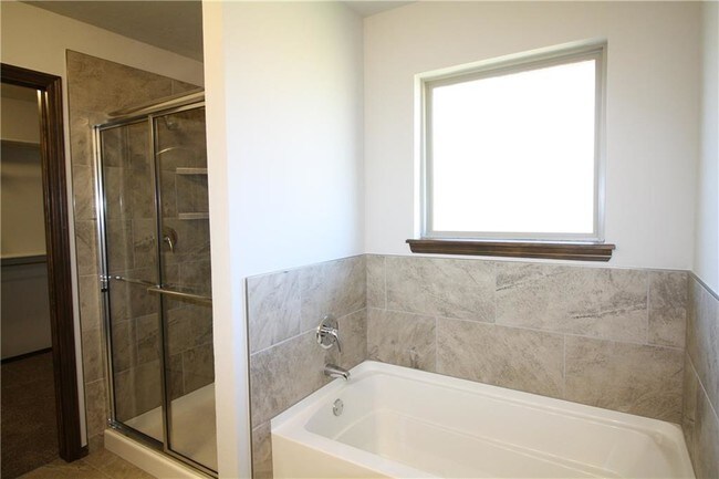 Building Photo - 13924 Northwood Village Dr