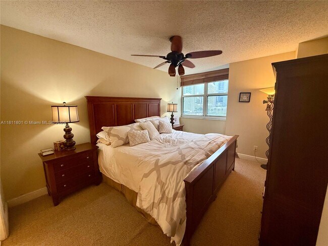 Building Photo - 770 Claughton Island Dr