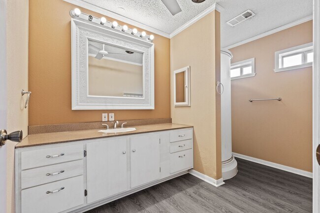 Building Photo - Blissful in Burleson ISD
