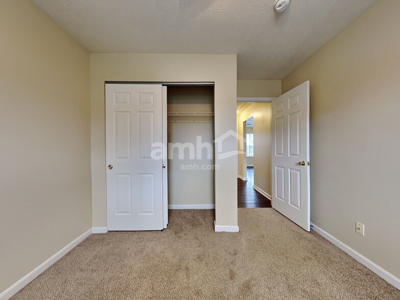 Building Photo - 8676 Sweetbriar Ct