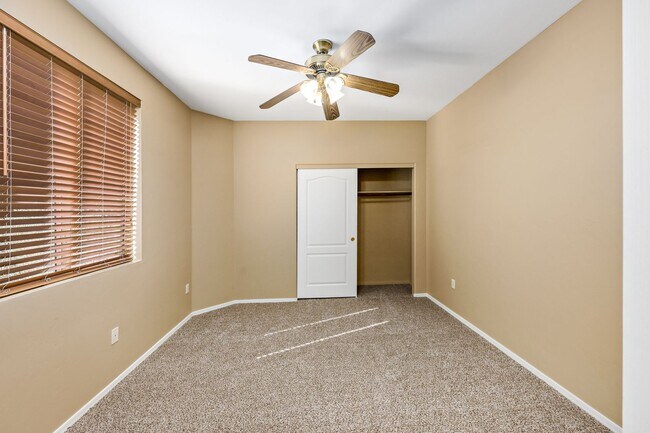 Building Photo - Paseo Estrella Gem at the base of Tucson icon A mountain! Minutes away from DownTown Tucson!
