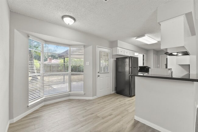 Building Photo - 16310 Cavendish Dr