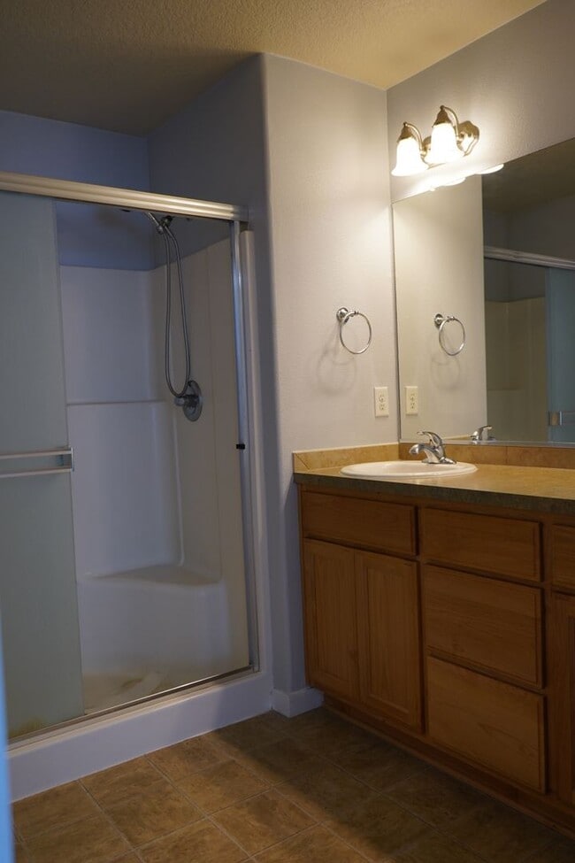 Building Photo - 4316 NE 58th Cir