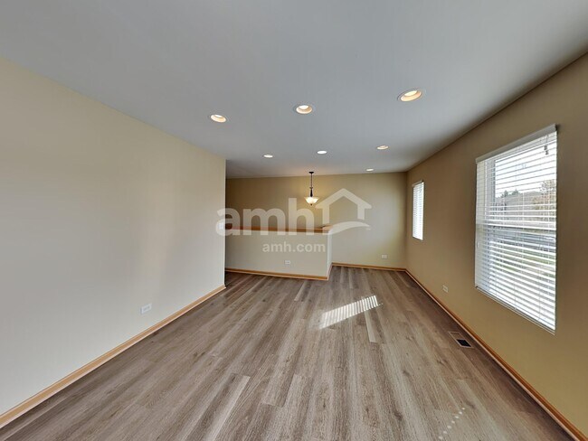 Building Photo - 818 Glen Cove Ln