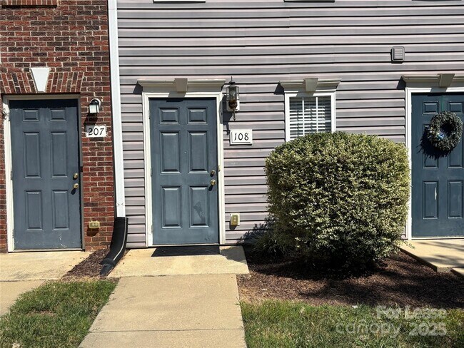 Building Photo - 113 Steam Engine Dr