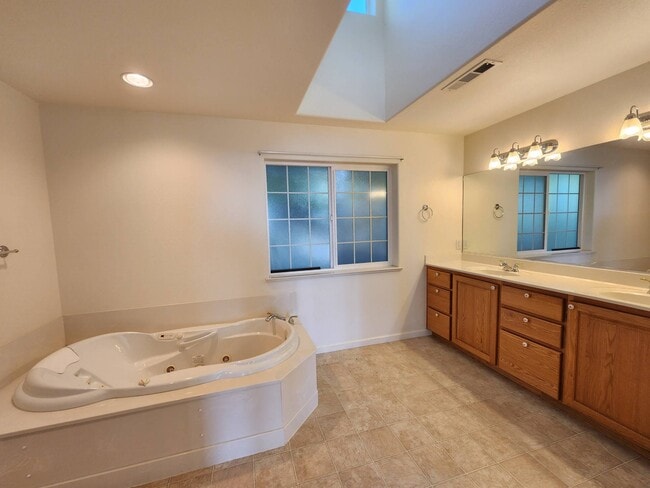 Building Photo - 97671 Marina Heights Loop