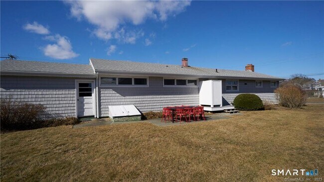 Building Photo - 105 Sound Breeze Ave