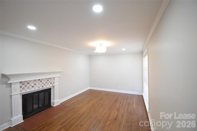 Building Photo - 4201 University Dr