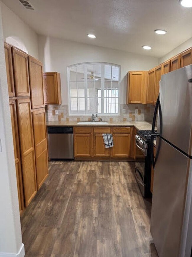 Building Photo - Nice Single Story Home in the Summerlin Area