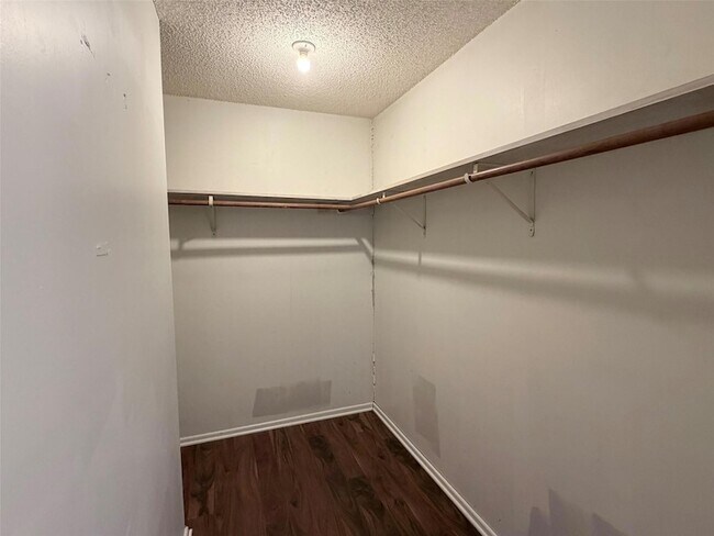 Building Photo - 570 Keanahalululu Ln