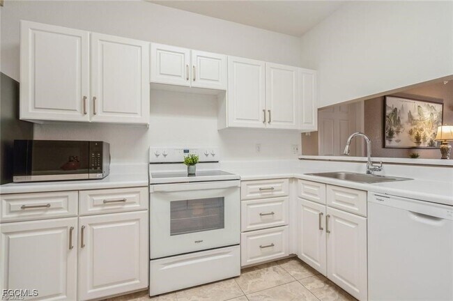 Building Photo - 6461 Aragon Way