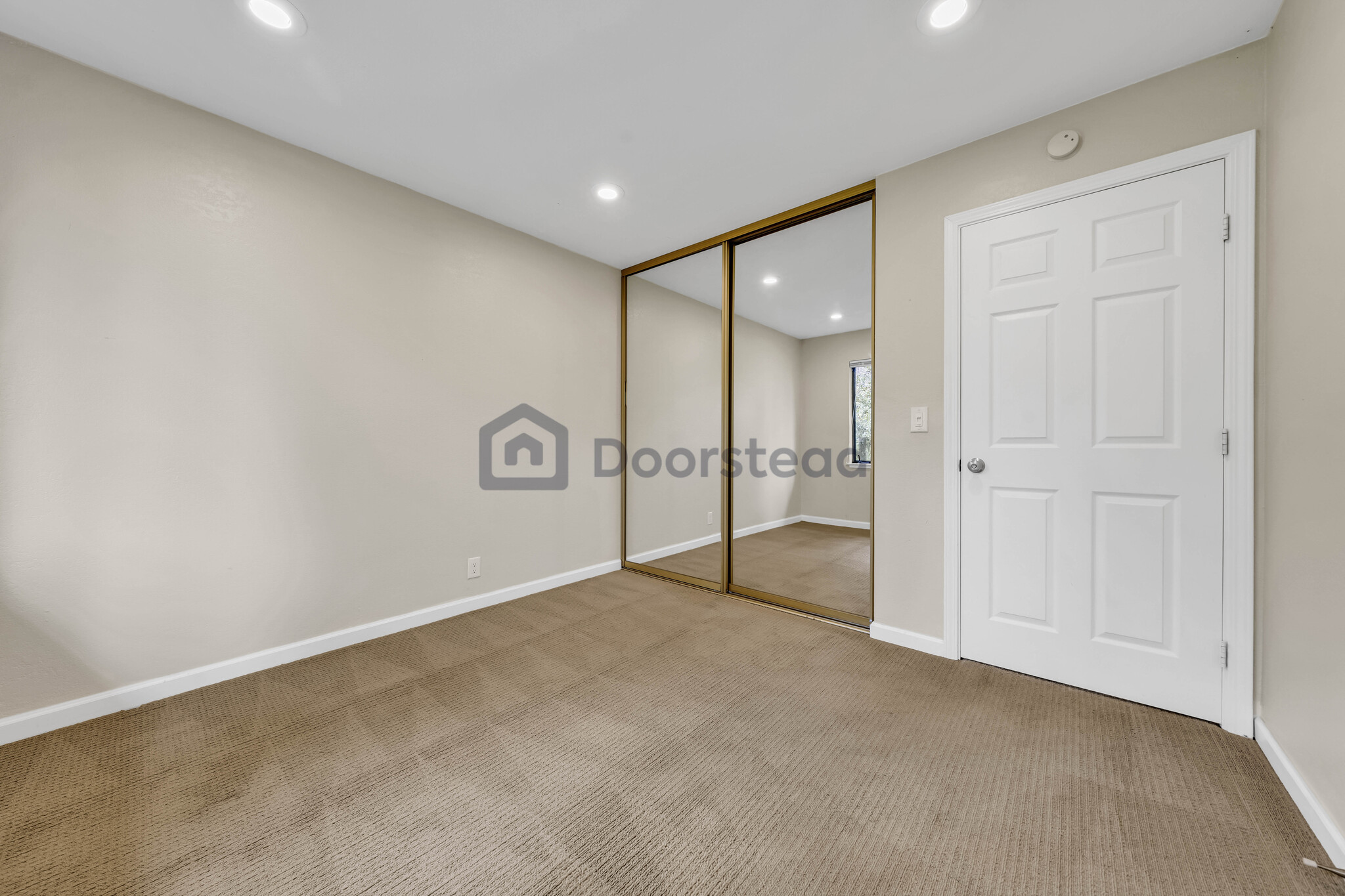 Building Photo - 641 Stonegate Dr