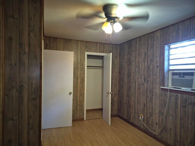 Building Photo - 5907 Windham Ave