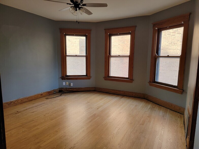 Living Room - 231 Emming St