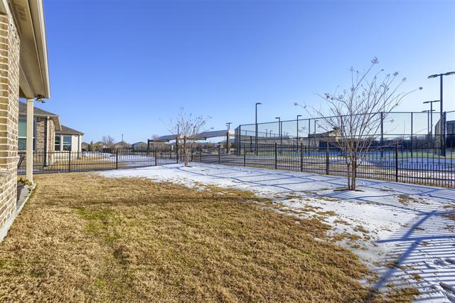 Building Photo - 944 Memorial Dr