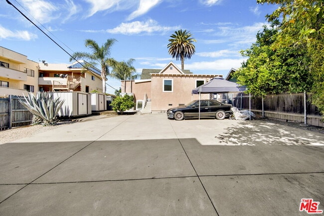 Building Photo - 318 Parkman Ave