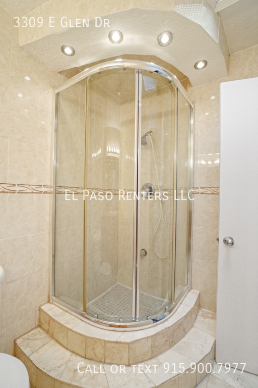 Building Photo - 3309 E Glen Dr